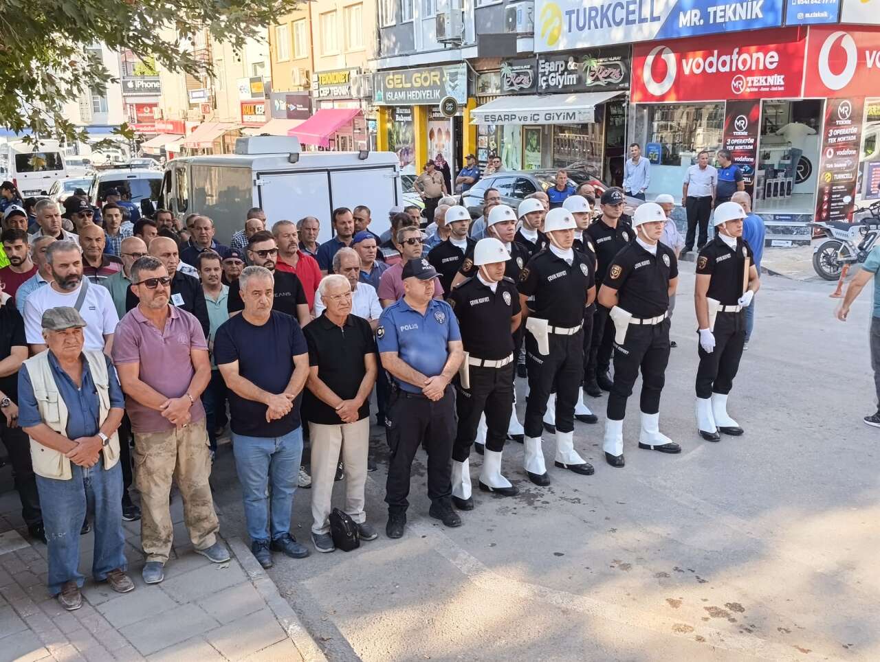 Konya’da hayatını kaybeden polis memuru son yolculuğa uğurlandı 11